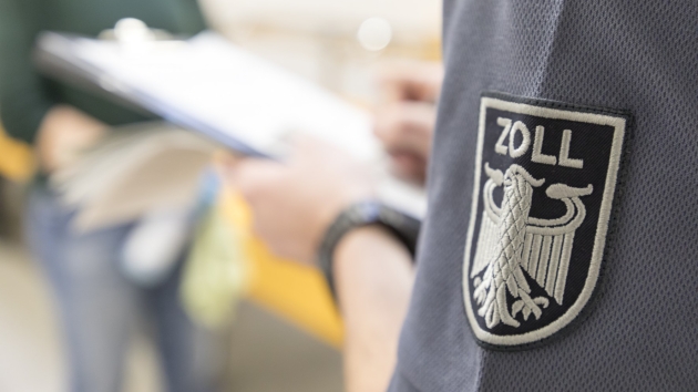 Zoll sichert Fakes im Wert von 446 Millionen Euro - Der Zoll hat 2024 gefälschte Waren im Wert knapp 446 Millionen Euro beschlagnahmt - Quelle: Zoll